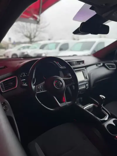 Nissan Qashqai 2018 - 18500 EUR, 118088 km - AUTO.MOTO.pt - 118088km - foto 4 de 16