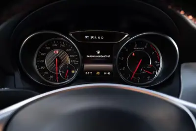 Mercedes-Benz CLA 45 AMG 2016 - 33999 EUR, 135000 km - AUTO.MOTO.pt - 135000km - foto 20 de 31