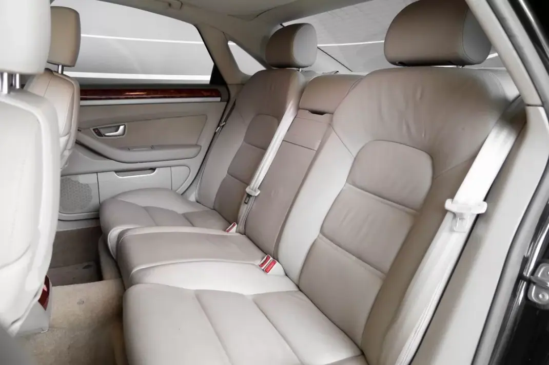 Audi A8 2010 - 19000 EUR, 242336 km - AUTO.MOTO.pt - 242336km - foto 15 de 15