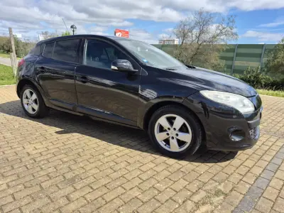 Renault Mégane 2010 - 5250 EUR, 255154 km - AUTO.MOTO.pt - 255154km - foto 3 de 23