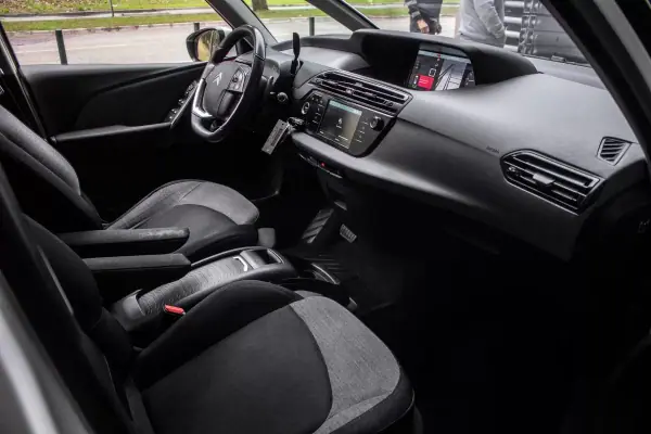 Citroën Grand C4 Spacetourer 2019 - 10750 EUR, 230819 km - AUTO.MOTO.pt - 230819km - foto 22 de 38