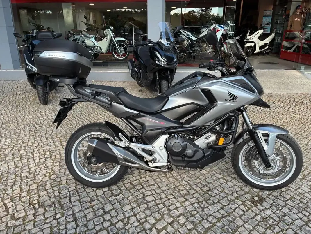 Honda NC750X 2017 - 5650 EUR, 38261 km - AUTO.MOTO.pt - 38261km - foto 1 de 14