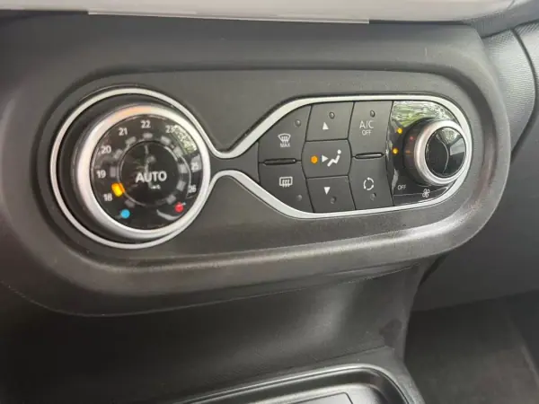 Renault Twingo 2021 - 9390 EUR, 158900 km - AUTO.MOTO.pt - 158900km - foto 29 de 33