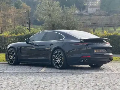Porsche Panamera 2017 - 58990 EUR, 114000 km - AUTO.MOTO.pt - 114000km - foto 7 de 39