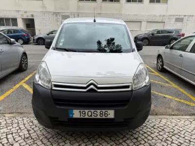 Citroën Berlingo 2015 - 8900 EUR, 221000 km - AUTO.MOTO.pt - 221000km - foto 7 de 29
