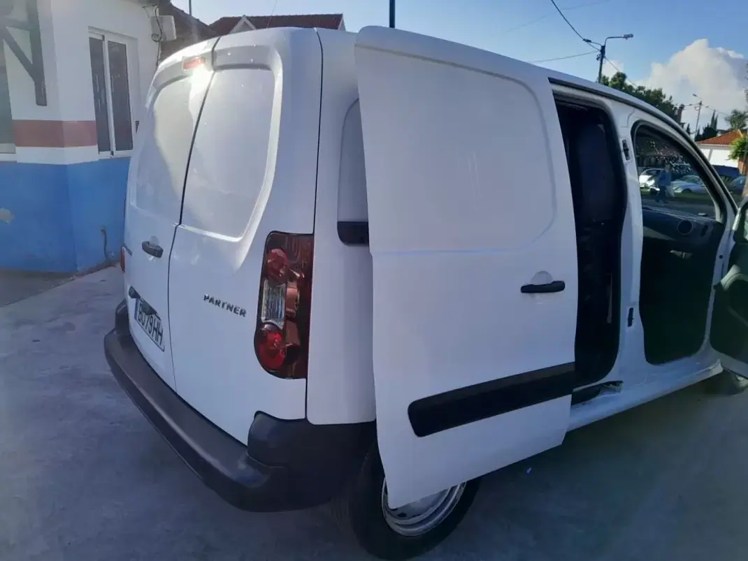 Peugeot Partner 2018 - 13900 EUR, 179163 km - 179163km - foto 3 de 11
