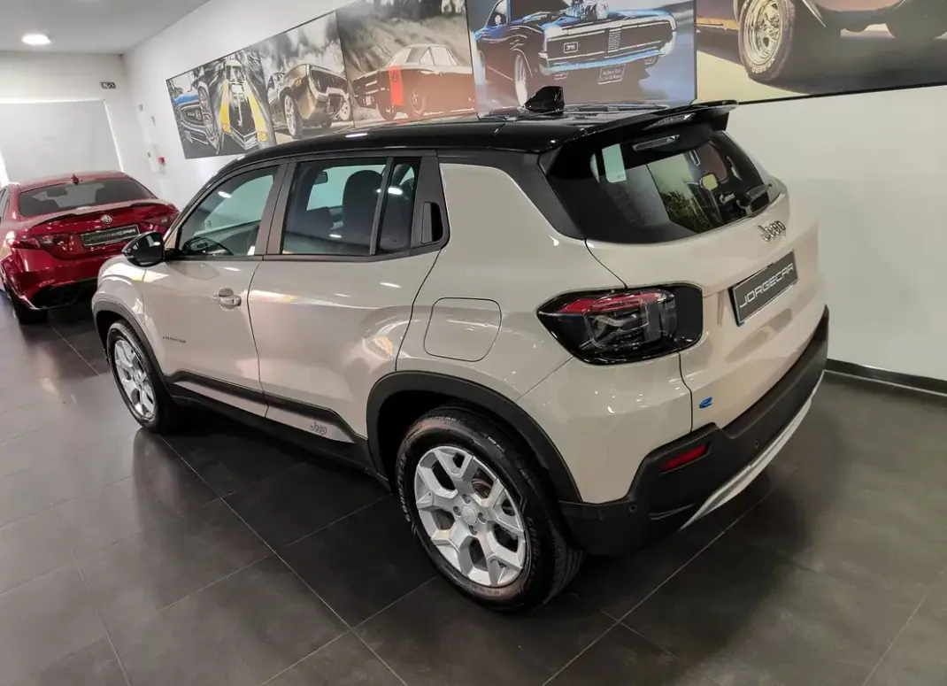 Jeep Avenger 2024 - 24990 EUR, 9000 km - 9000km - foto 6 de 60