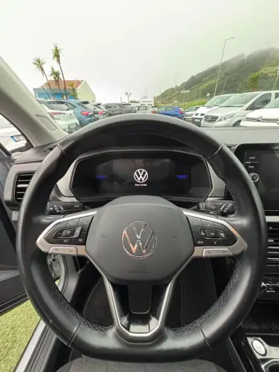 Volkswagen T-Cross 2025 - 24490 EUR, 22848 km - AUTO.MOTO.pt - 22848km - foto 8 de 14