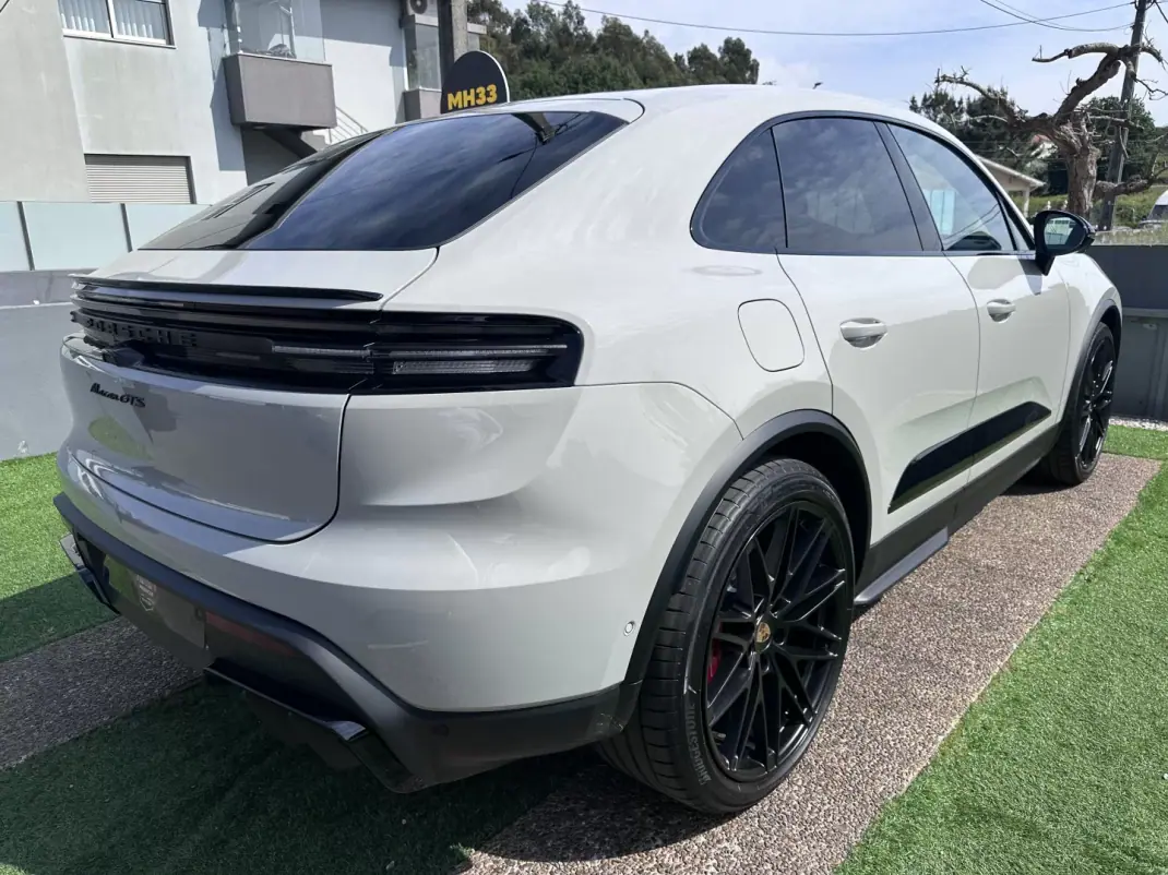 Porsche Macan 2026 - 129000 EUR, 2200 km - AUTO.MOTO.pt - 2200km - foto 9 de 85