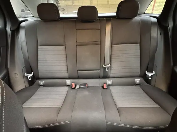 Mercedes-Benz GLC 300 2021 - 35900 EUR, 157354 km - AUTO.MOTO.pt - 157354km - foto 20 de 22