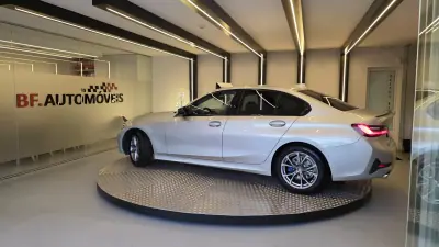 BMW 318 2020 - 21500 EUR, 264805 km - AUTO.MOTO.pt - 264805km - foto 14 de 62