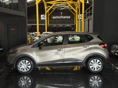 Renault Captur 2016 - 10990 EUR, 67180 km - AUTO.MOTO.pt - 67180km - foto 6 de 30