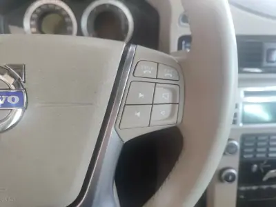 Volvo XC 70 2010 - 13250 EUR, 324000 km - AUTO.MOTO.pt - 324000km - foto 30 de 35