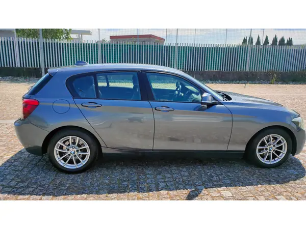 BMW 116 2013 - 7950 EUR, 323362 km - AUTO.MOTO.pt - 323362km - foto 5 de 15