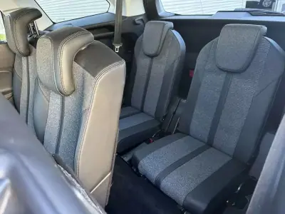 Peugeot 5008 2018 - 14900 EUR, 220000 km - AUTO.MOTO.pt - 220000km - foto 37 de 60