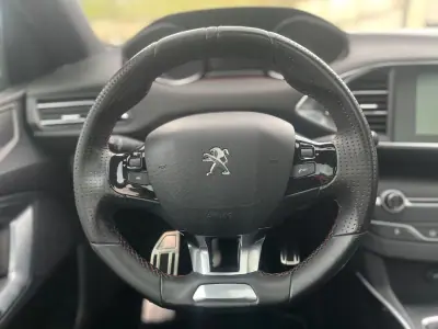 Peugeot 308 2016 - 16900 EUR, 150000 km - AUTO.MOTO.pt - 150000km - foto 17 de 20
