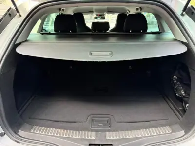 Renault Mégane Sport Tourer 2017 - 13300 EUR, 162000 km - AUTO.MOTO.pt - 162000km - foto 9 de 11