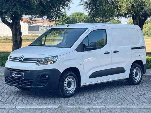 Citroën Berlingo 2021 - 12300 EUR, 118000 km - AUTO.MOTO.pt - 118000km - foto 2 de 38