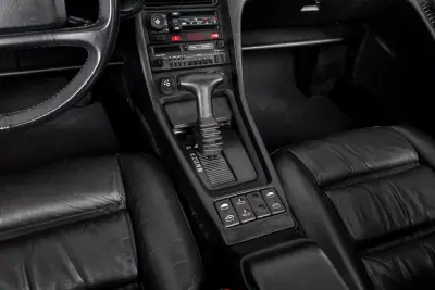 Porsche 928 1988 - 52500 EUR, 62911 km - AUTO.MOTO.pt - 62911km - foto 10 de 16