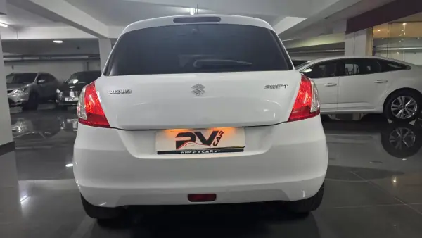Suzuki Swift 2010 - 8990 EUR, 102000 km - AUTO.MOTO.pt - 102000km - foto 17 de 28