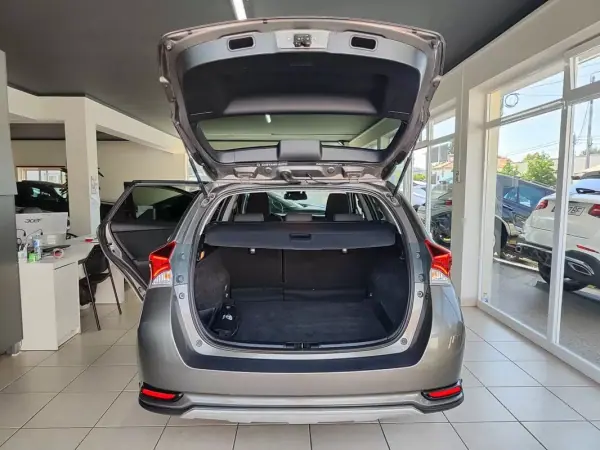 Toyota Auris Touring Sports 2018 - 16950 EUR, 109000 km - AUTO.MOTO.pt - 109000km - foto 15 de 37