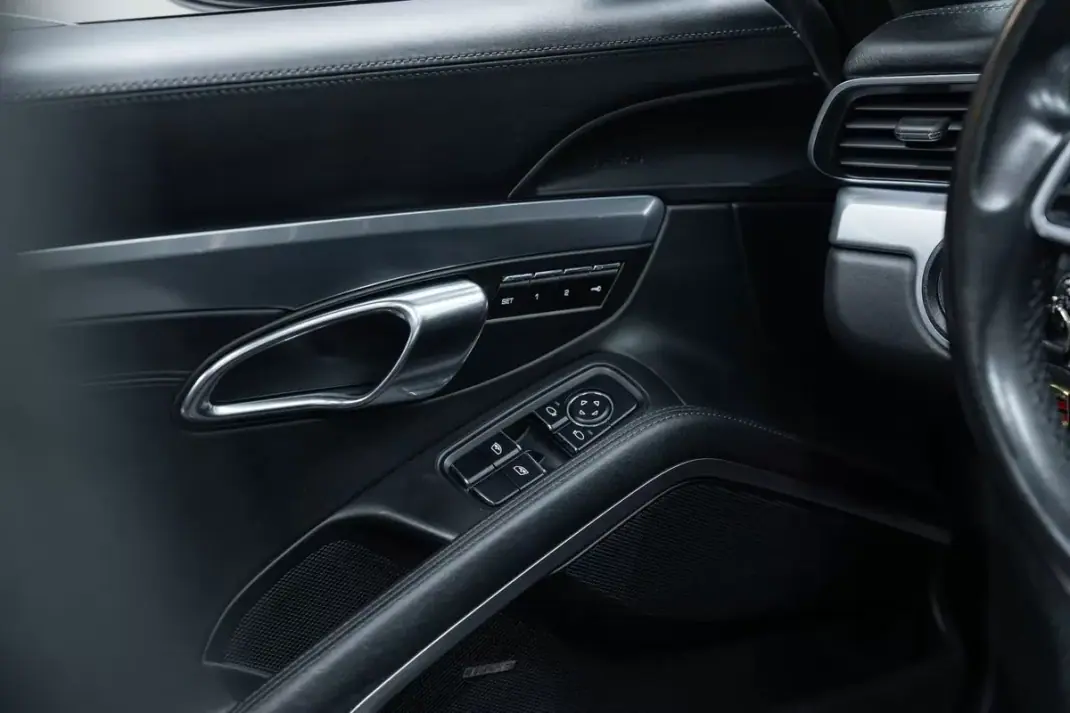 Porsche 991 2016 - 109950 EUR, 83000 km - AUTO.MOTO.pt - 83000km - foto 22 de 49