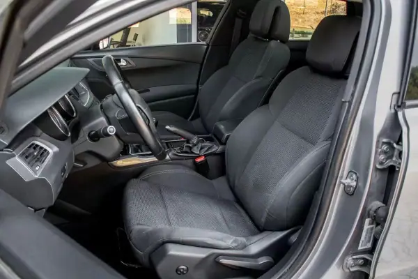 Peugeot 508 SW 2015 - 8900 EUR, 191159 km - AUTO.MOTO.pt - 191159km - foto 26 de 39