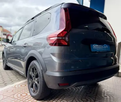 Dacia Jogger 2023 - 15950 EUR, 50000 km - AUTO.MOTO.pt - 50000km - foto 7 de 25