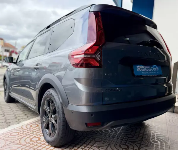Dacia Jogger 2023 - 15950 EUR, 50000 km - AUTO.MOTO.pt - 50000km - foto 7 de 25