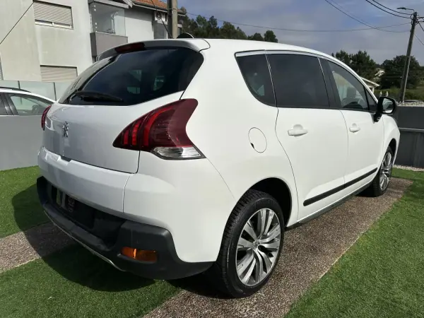 Peugeot 3008 2014 - 8400 EUR, 220000 km - AUTO.MOTO.pt - 220000km - foto 9 de 62