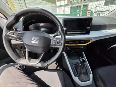 SEAT Arona 2023 - 15950 EUR, 77500 km - AUTO.MOTO.pt - 77500km - foto 4 de 6