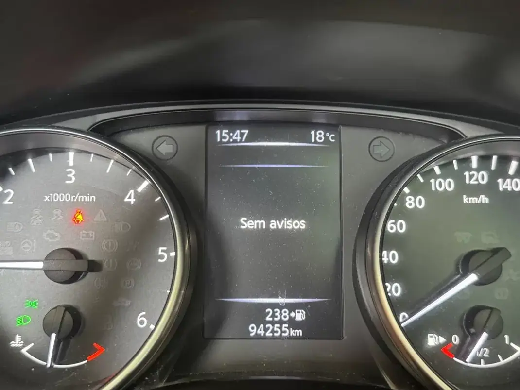 Nissan Qashqai 2018 - 16890 EUR, 94255 km - AUTO.MOTO.pt - 94255km - foto 14 de 19