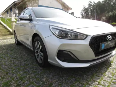 Hyundai i30 2019 - 14990 EUR, 108000 km - 108000km - foto 13 de 42