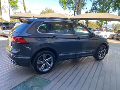 Volkswagen Tiguan 2022 - 32900 EUR, 65994 km - AUTO.MOTO.pt - 65994km - foto 5 de 24