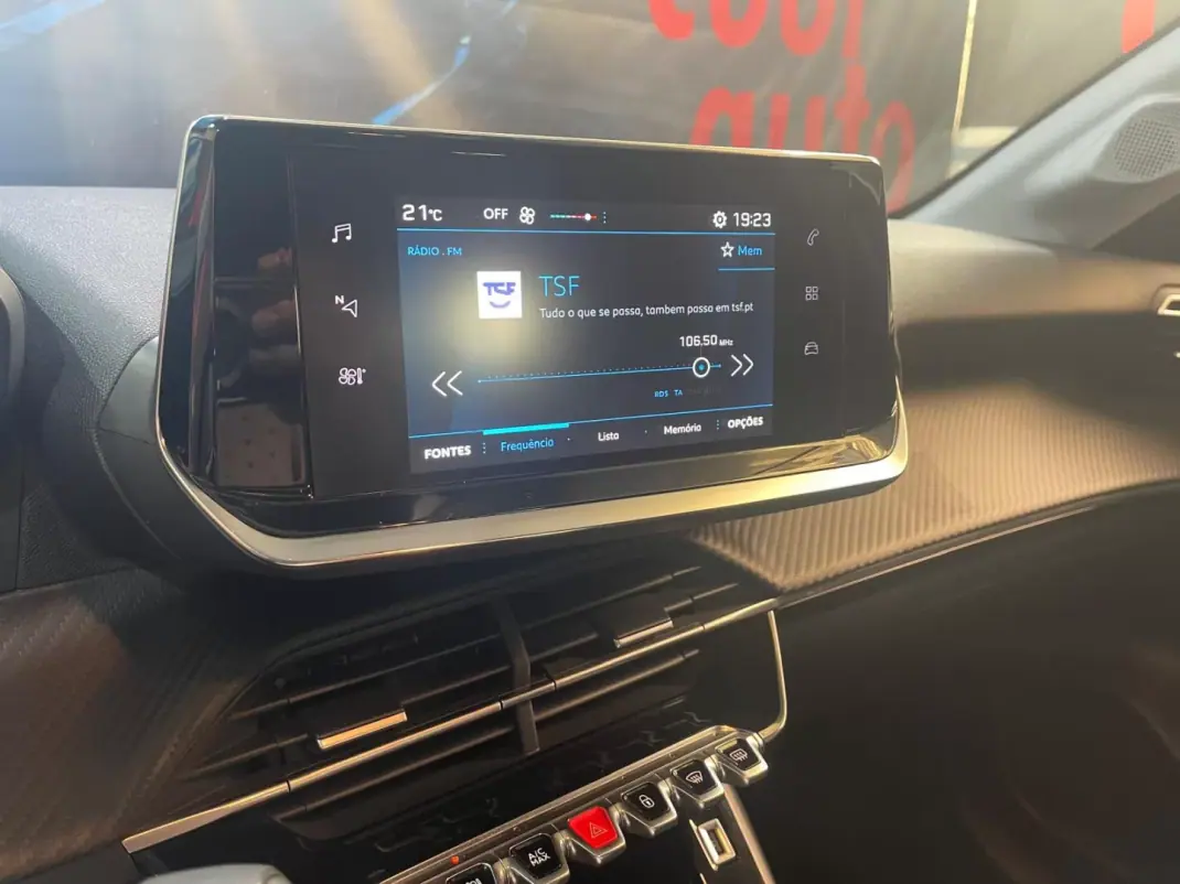 Peugeot 208 2023 - 14900 EUR, 44000 km - AUTO.MOTO.pt - 44000km - foto 38 de 47