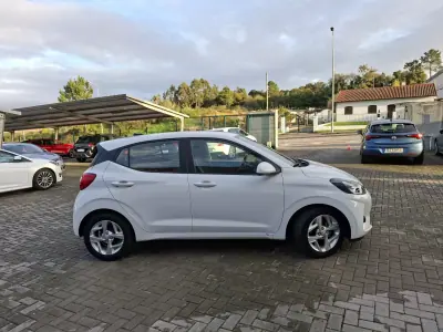 Hyundai i10 2023 - 14750 EUR, 61600 km - AUTO.MOTO.pt - 61600km - foto 5 de 28