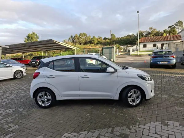 Hyundai i10 2023 - 14750 EUR, 61600 km - AUTO.MOTO.pt - 61600km - foto 5 de 28