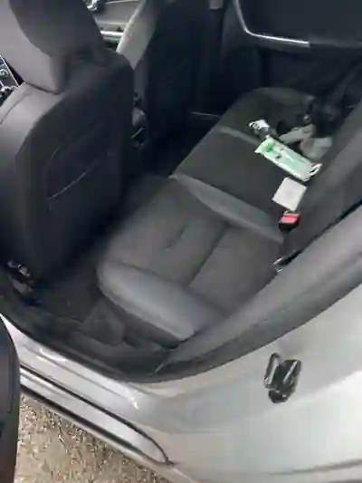 Volvo V60 2011 - 9750 EUR, 150000 km - AUTO.MOTO.pt - 150000km - foto 9 de 9