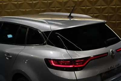 Renault Mégane Sport Tourer 2021 - 15290 EUR, 168000 km - AUTO.MOTO.pt - 168000km - foto 10 de 30