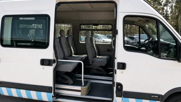 Renault Master 2006 - 15999 EUR, 160000 km - AUTO.MOTO.pt - 160000km - foto 7 de 9