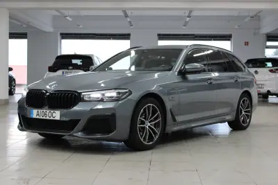 BMW 530e 2021 - 32990 EUR, 137000 km - AUTO.MOTO.pt - 137000km - foto 2 de 39