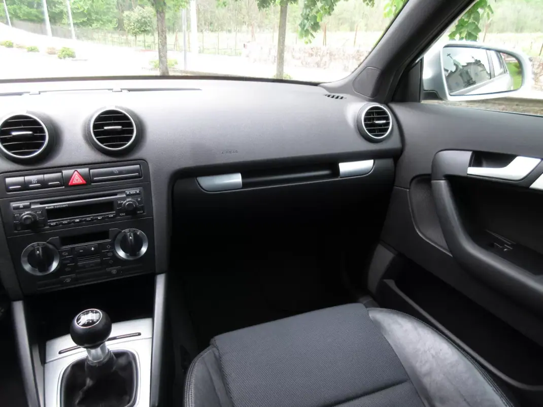Audi A3 Sportback 2005 - 6990 EUR, 330000 km - AUTO.MOTO.pt - 330000km - foto 29 de 31