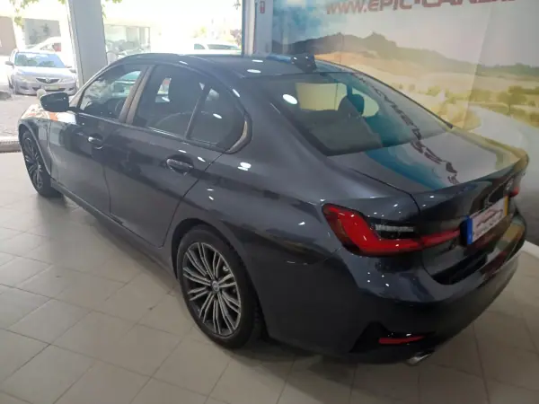 BMW 330 2021 - 27890 EUR, 51862 km - AUTO.MOTO.pt - 51862km - foto 8 de 37
