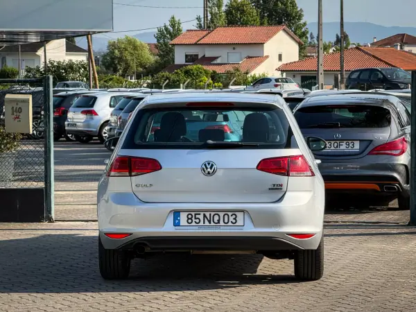 Volkswagen Golf 2013 - 10800 EUR, 256000 km - AUTO.MOTO.pt - 256000km - foto 4 de 12