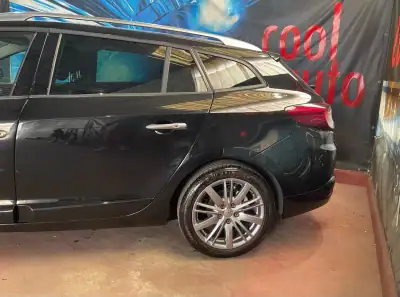 Renault Mégane Sport Tourer 2014 - 9999 EUR, 163000 km - AUTO.MOTO.pt - 163000km - foto 27 de 47