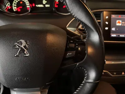 Peugeot 308 SW 2020 - 13490 EUR, 149900 km - AUTO.MOTO.pt - 149900km - foto 22 de 34