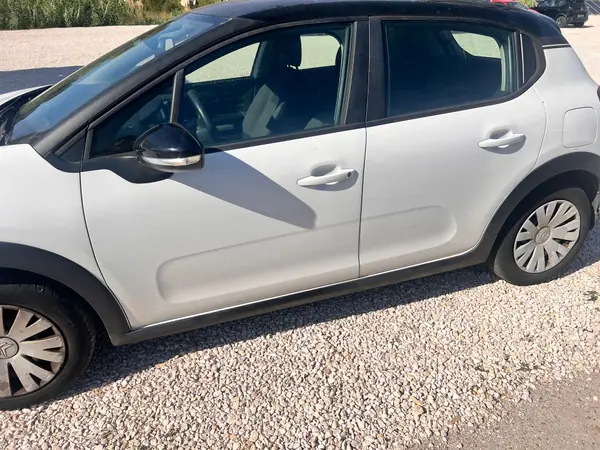 Citroën C3 1.5 BlueHDi C-Series 2019 Diesel — 60 000 km · Coimbra Citroën C3 1.5 BlueHDi C-Series 2019 Diesel