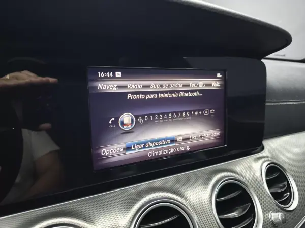 Mercedes-Benz E 220 2018 - 32950 EUR, 118099 km - AUTO.MOTO.pt - 118099km - foto 38 de 48