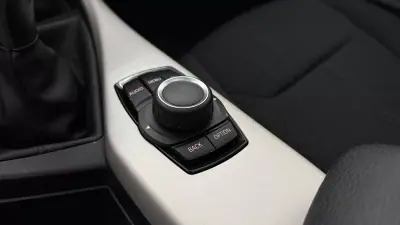 BMW 116 2012 - 12490 EUR, 144000 km - AUTO.MOTO.pt - 144000km - foto 16 de 21