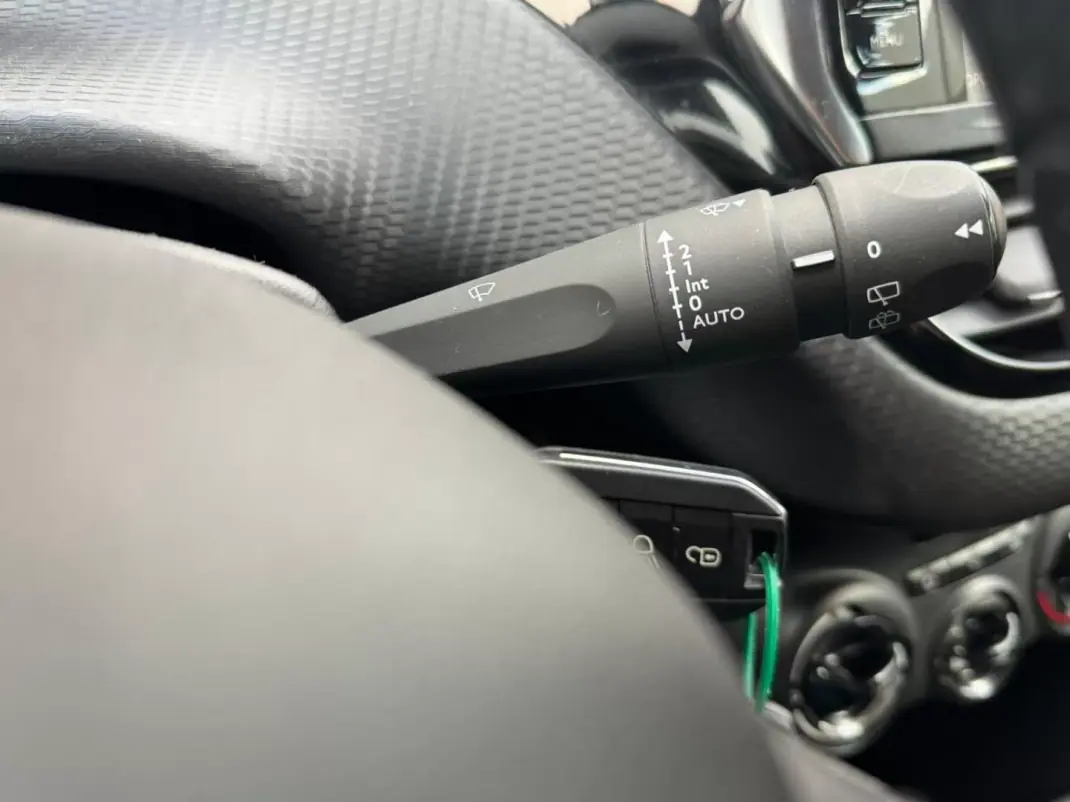 Peugeot 2008 2019 - 13900 EUR, 39416 km - AUTO.MOTO.pt - 39416km - foto 13 de 20